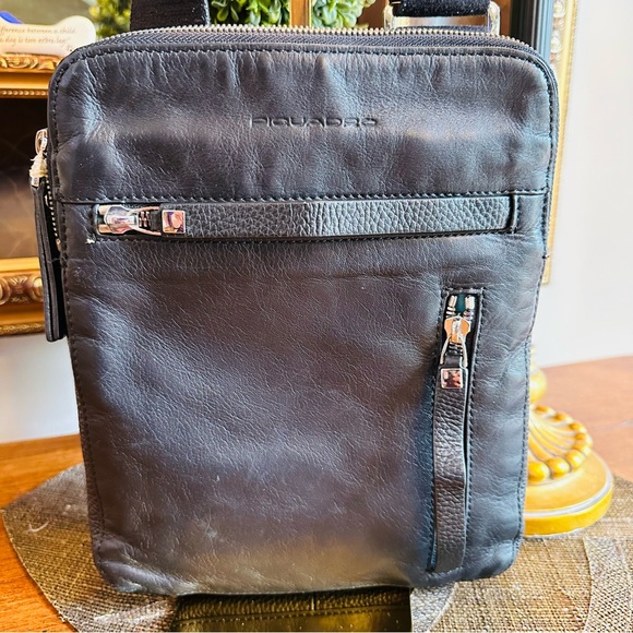 PIQUADRO BLACK LEATHER CROSSBODY UNISEX MESSENGER BAG AMAZING CONDITION 22” DROP - Picture 14 of 14